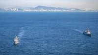 La frégate Prairial et le destroyer sud-coréen ROKS Choi Young