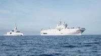 Le porte-hélicoptères amphibie (PHA) Dixmude et la frégate de défense et d’intervention (FDI) Amiral Ronarc'h