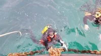Des plongeurs de la base navale de Brest apportent leur soutien à la SNSM de Portsall