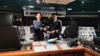 Les commandants des patrouilleurs Pluvier et Pollux