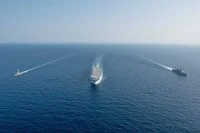 Exercice Passex entre la frégate Surcouf, le BPC Dixmude et la frégate singapourienne Vigilance