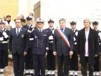 Le salut aux morts des autorités