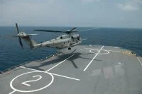 Un Sea Stallion des Marines apponte sur le Dixmude
