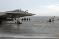 Un Rafale français décolle du Theodore Roosevelt