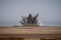 Explosion d'un bloc de défense