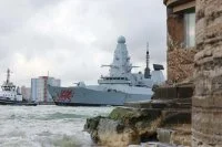 Départ de Portsmouth du destroyer britannique HMS Anson