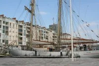 Le voilier-école Falken de la marine suédoise fait escale à Toulon