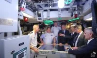 L'ancien Premier ministre Edouard Philippe et la délégation à bord du sous-marin brésilien « Humaitá »