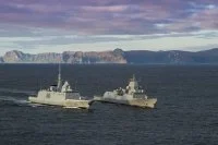 La frégate Aquitaine et la frégate norvégienne HNoMS Thor Heyerdal