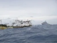 Le BSAOM Bougainville intervient sur un incendie à bord d’un navire de pêche taiwanais 