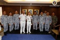 Rencontre entre les officiers français et leurs homologues philippins