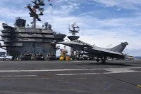 Un Rafale Marine apponte sur l'USS Truman