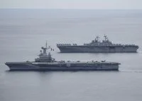 Le Charles de Gaulle et l'USS Boxer