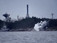 La frégate HNoMS Helge Ingstad échouée à la côte