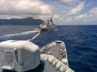La frégate italienne ITS Carabiniere, vue depuis le Floréal