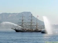 Le Bélem est accueilli à Toulon par la marine nationale