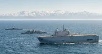 Le BPC Dixmude, la FLF Aconit, la frégate anti-sous-marine Montcalm s'entraînent au nord de la Corse