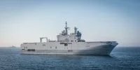 Le porte-hélicoptères amphibie Dixmude