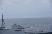 La frégate Bretagne accompagne un groupe russe
