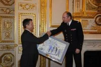 Le prix du chef d’État major de la marine remis au navigateur Alain Thébault