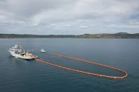 Le Champlain déploie un barrage anti-pollution