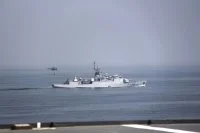 Le Commandant Birot et le Mistral en exercice dans le golfe de Guinée