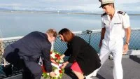 Dépôt de gerbe sur le pont du Prairial