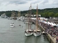 Les goélettes Belle-Poule et Etoile dans le port de Rouen