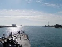 Le Georges Leygues franchit le canal de Suez