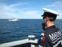 La frégate Vendémiaire s'entraine avec le patrouilleur Darulehsan de la marine du Brunéi