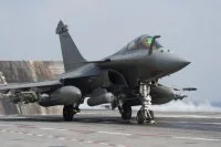 Le porte-avions Charles de Gaulle dans le golfe arabo persique