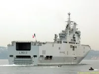Le Mistral appareille pour des essais