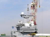 Travaux dans la mâture du Charles de Gaulle