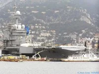 Le Charles de Gaulle sans protection ... provisoirement