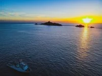 Le Pluton au large des îles Sanguinaires