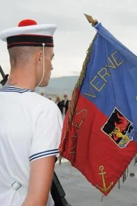 Un membre de la garde d'honneur