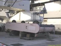 Une maquette lancée par les catapultes