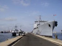 Le Jules Verne au quai du Grand Wharf de Dakar