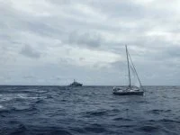 Le patrouilleur léger La Confiance effectue un sauvetage en plein Atlantique