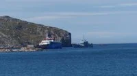 Le patrouilleur Fulmar porte assistance à un navire en détresse