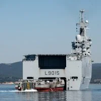 Le porte-hélicoptères amphibie Dixmude