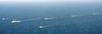 Le Cassard mène un ensemble d’évolutions avec cinq patrouilleurs qatariens