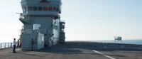 Expérimentation du drone S-100 à bord du Dixmude