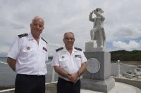 L'amiral Joly, préfet maritime de la Méditerranée, et l'amiral Lugan, commandant l'école navale