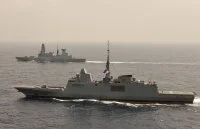La frégate Provence et le HMS Defender