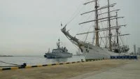 La frégate Germinal arrive dans le port de Carthagène