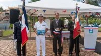 M. René-Corail, maire de la ville, et le commandant de la frégate Germinal