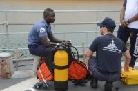 L’équipage du Commandant Blaison au contact des marins ghanéens