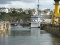 La frégate Primauguet entre au bassin pour un arrêt technique