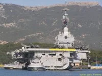 Autour du porte-avions Charles de Gaulle